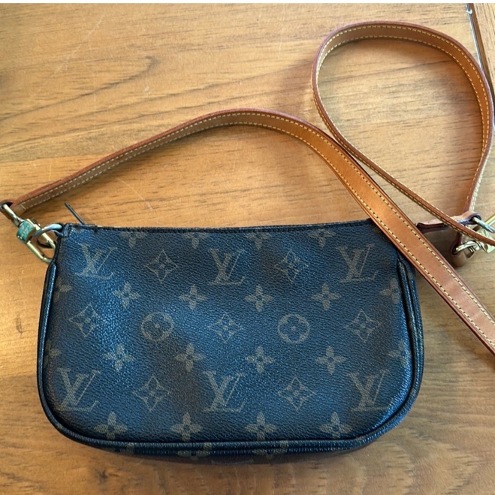 LV LOUIS VUITTON MONOGRAMMED POUCHETTE VINTAGE CROSSBODY WITH NEW ZIPPER & STRAP